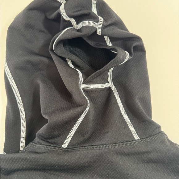 Lululemon Black Hoodie Size 6 Reflective Trim Outdoor Running Active - Picture 9 of 10